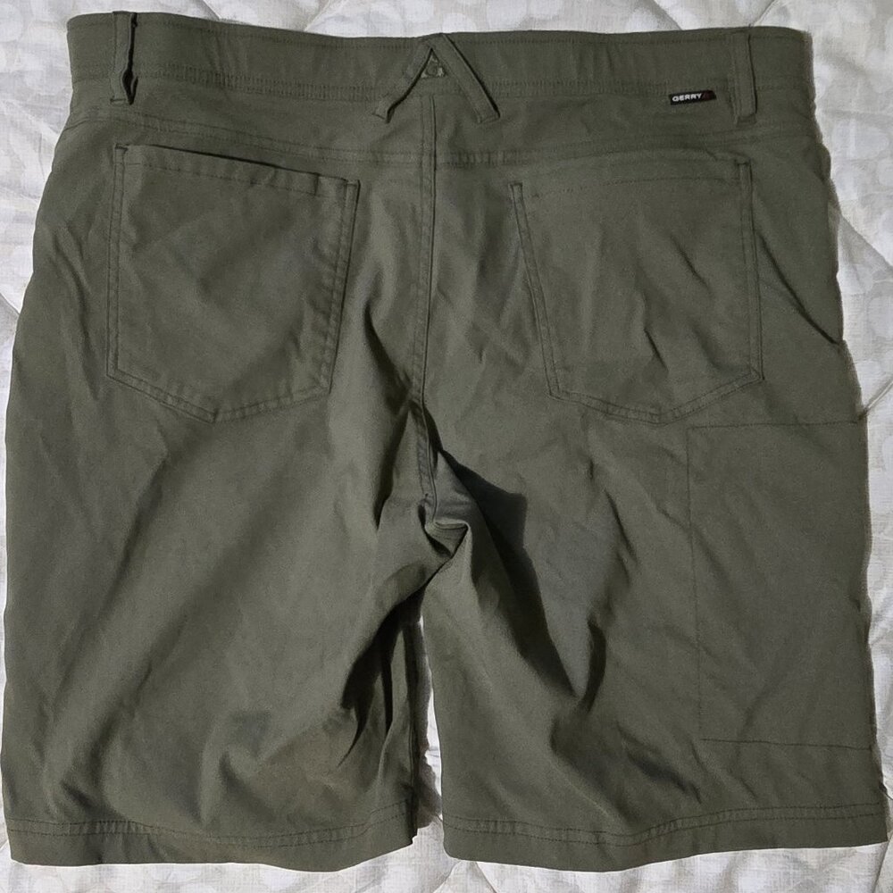 Gerry Men’s Venture Short Adjustable Built-in Belt - Picture 2 of 2
